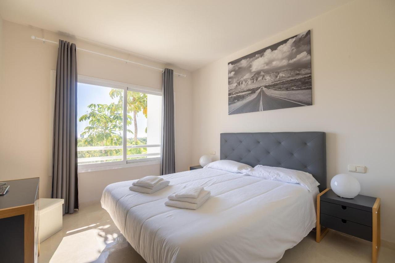 2237-Modern Apt With Private Beach Естепона Екстер'єр фото