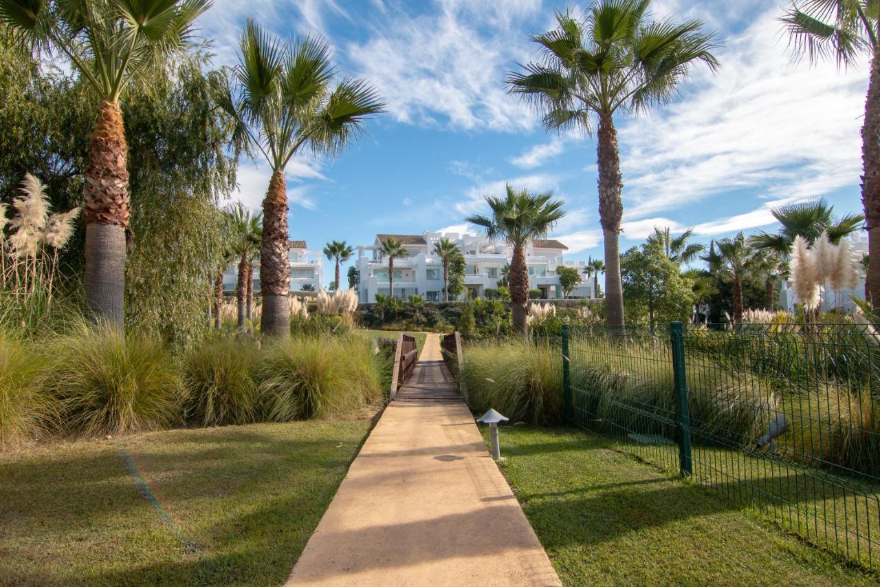 2237-Modern Apt With Private Beach Естепона Екстер'єр фото