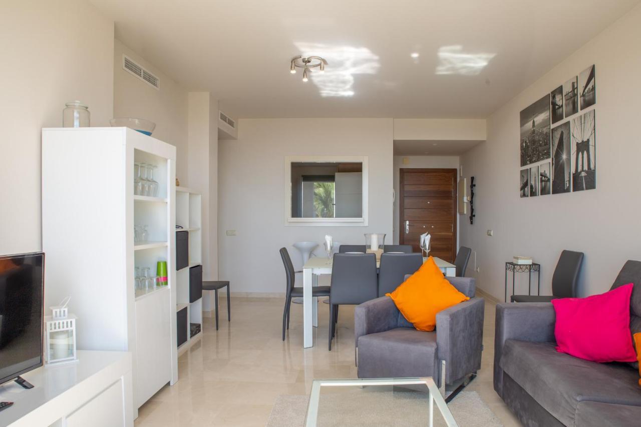 2237-Modern Apt With Private Beach Естепона Екстер'єр фото